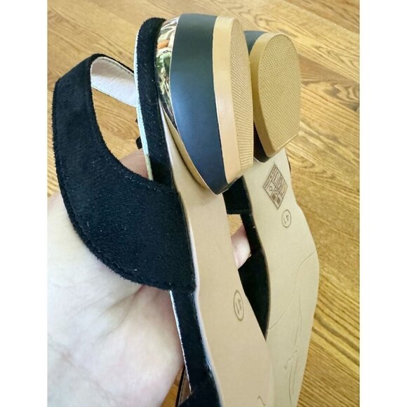 Pointed Toe Sandal with Chunky Heel, Adjustable Ankle Strap NIB - Picture 8 of 10